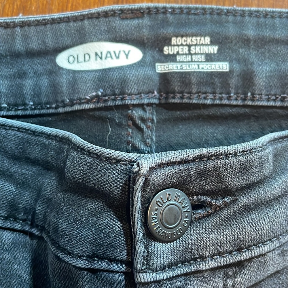 Distressed jeans - Picture 3 of 4